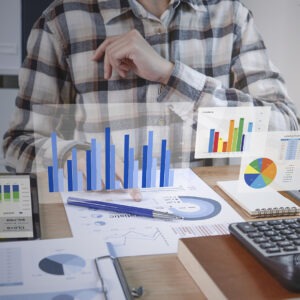 businesspeople-working-finance-accounting-analyze-financi Accounting for non Accountant